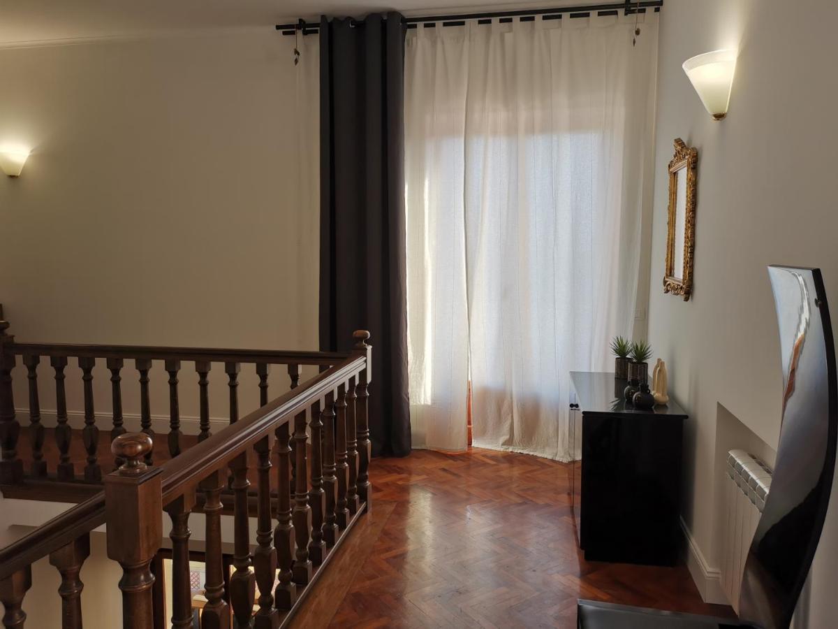 Villa Flora Affittacamere Luni Exteriér fotografie