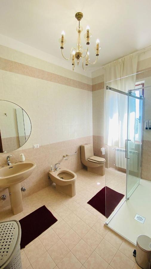 Villa Flora Affittacamere Luni Exteriér fotografie