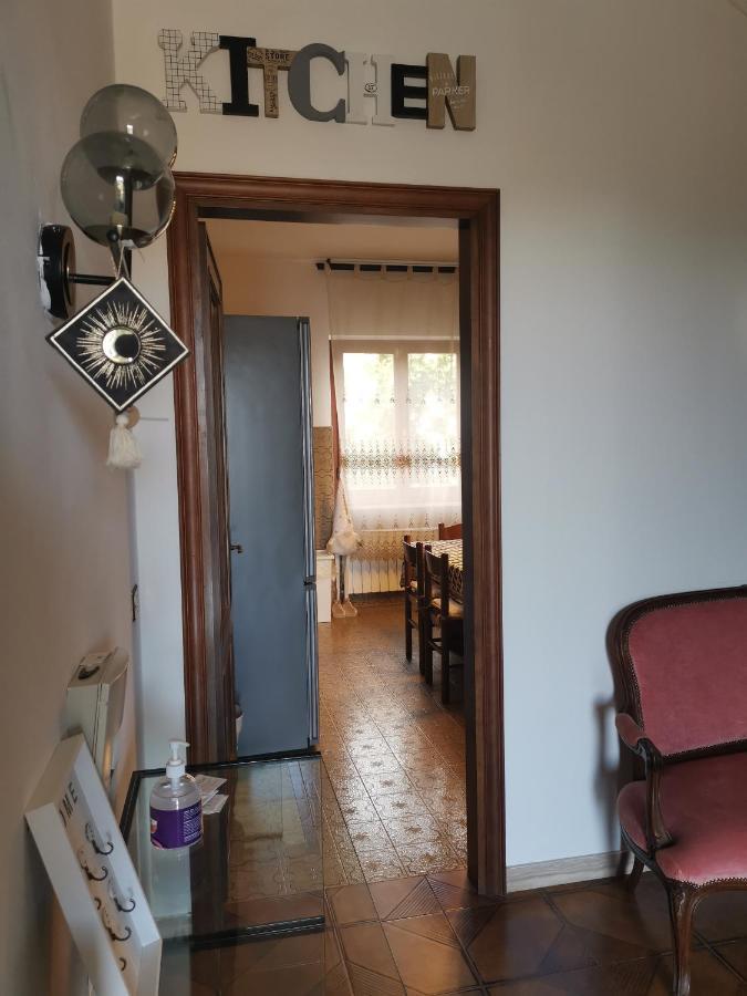 Villa Flora Affittacamere Luni Exteriér fotografie