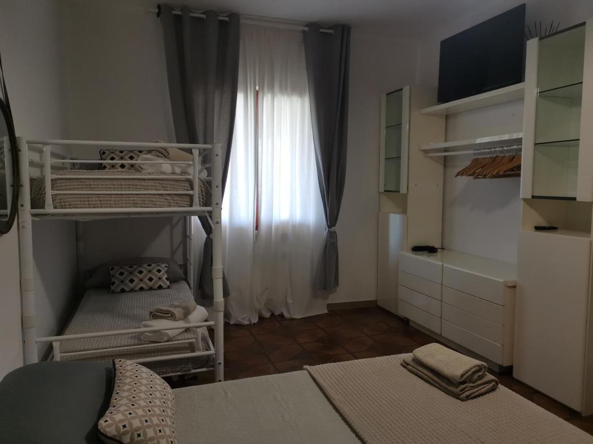 Villa Flora Affittacamere Luni Exteriér fotografie